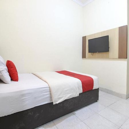 Reddoorz Plus Near Stadion Mandala Krida Джокякарта Екстериор снимка