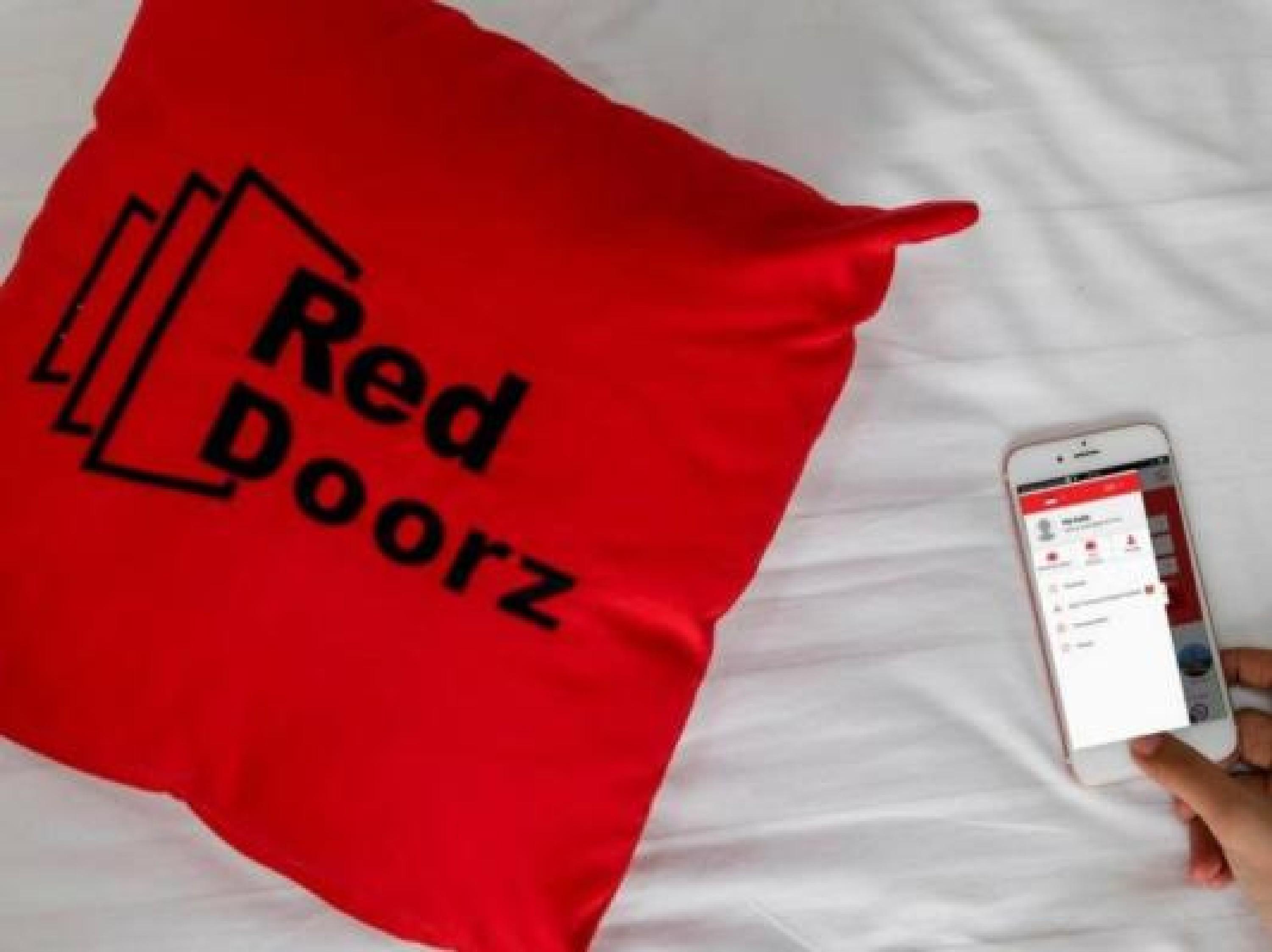 Reddoorz Plus Near Stadion Mandala Krida Джокякарта Екстериор снимка