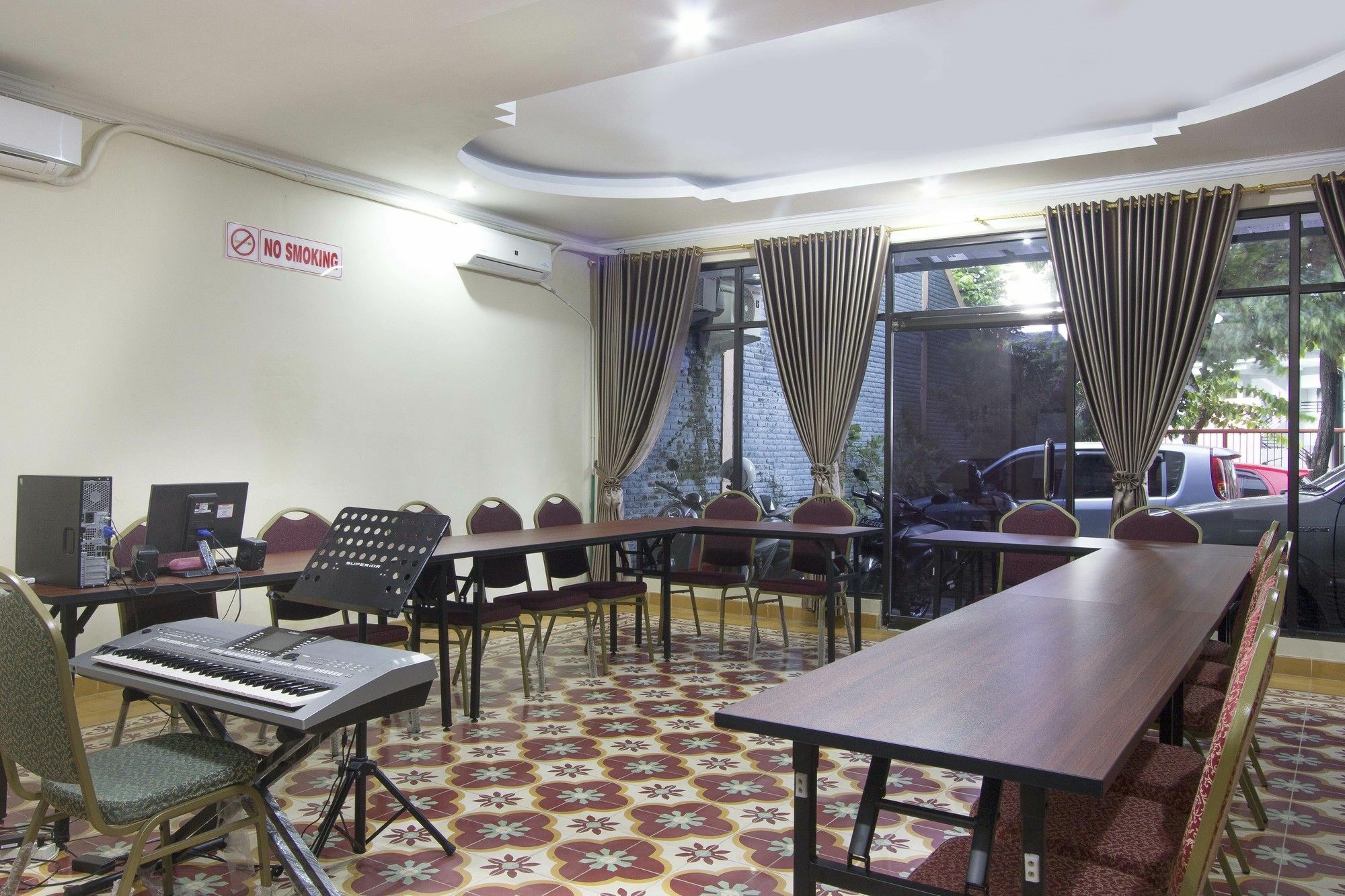 Reddoorz Plus Near Stadion Mandala Krida Джокякарта Екстериор снимка