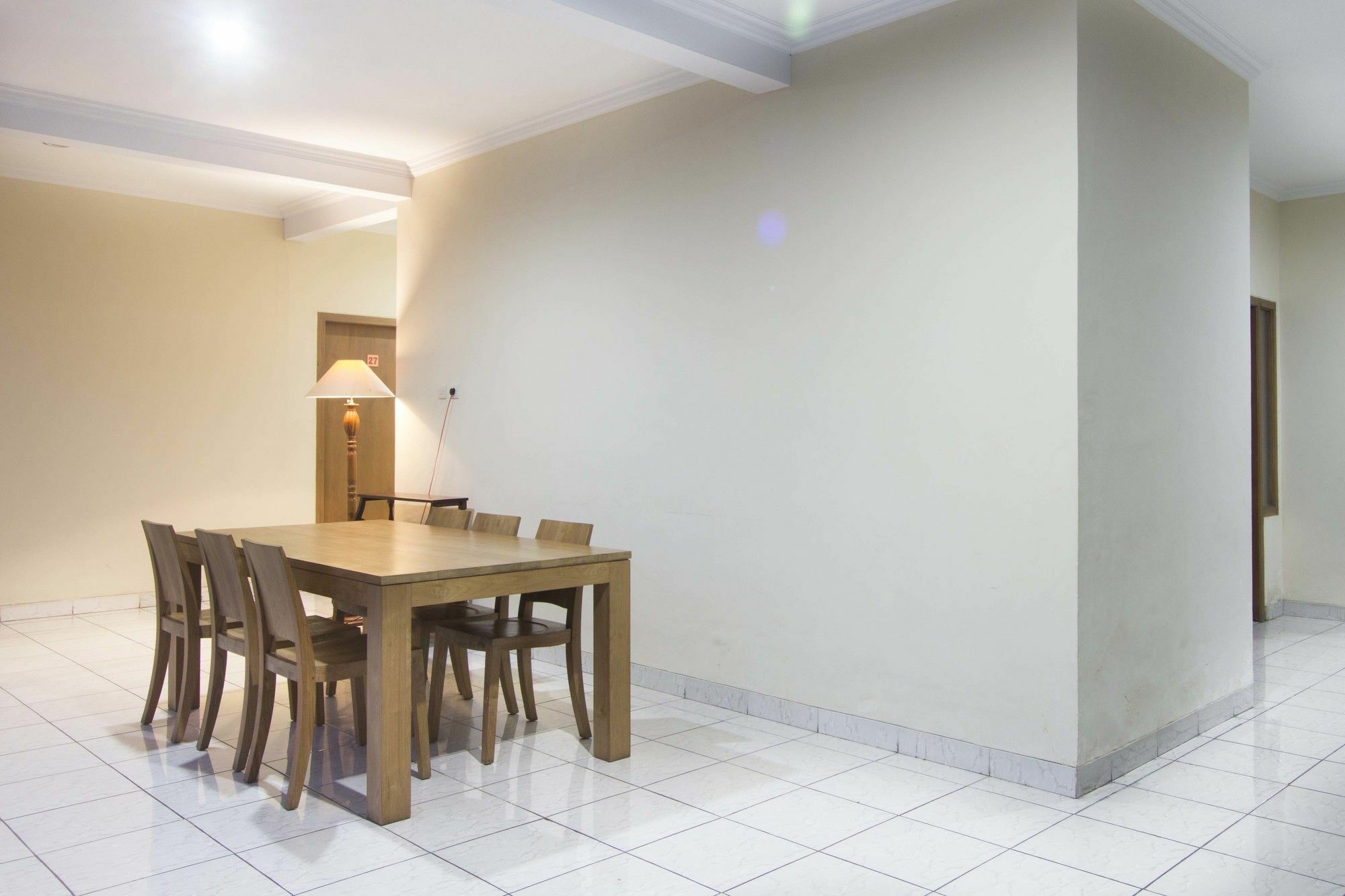 Reddoorz Plus Near Stadion Mandala Krida Джокякарта Екстериор снимка
