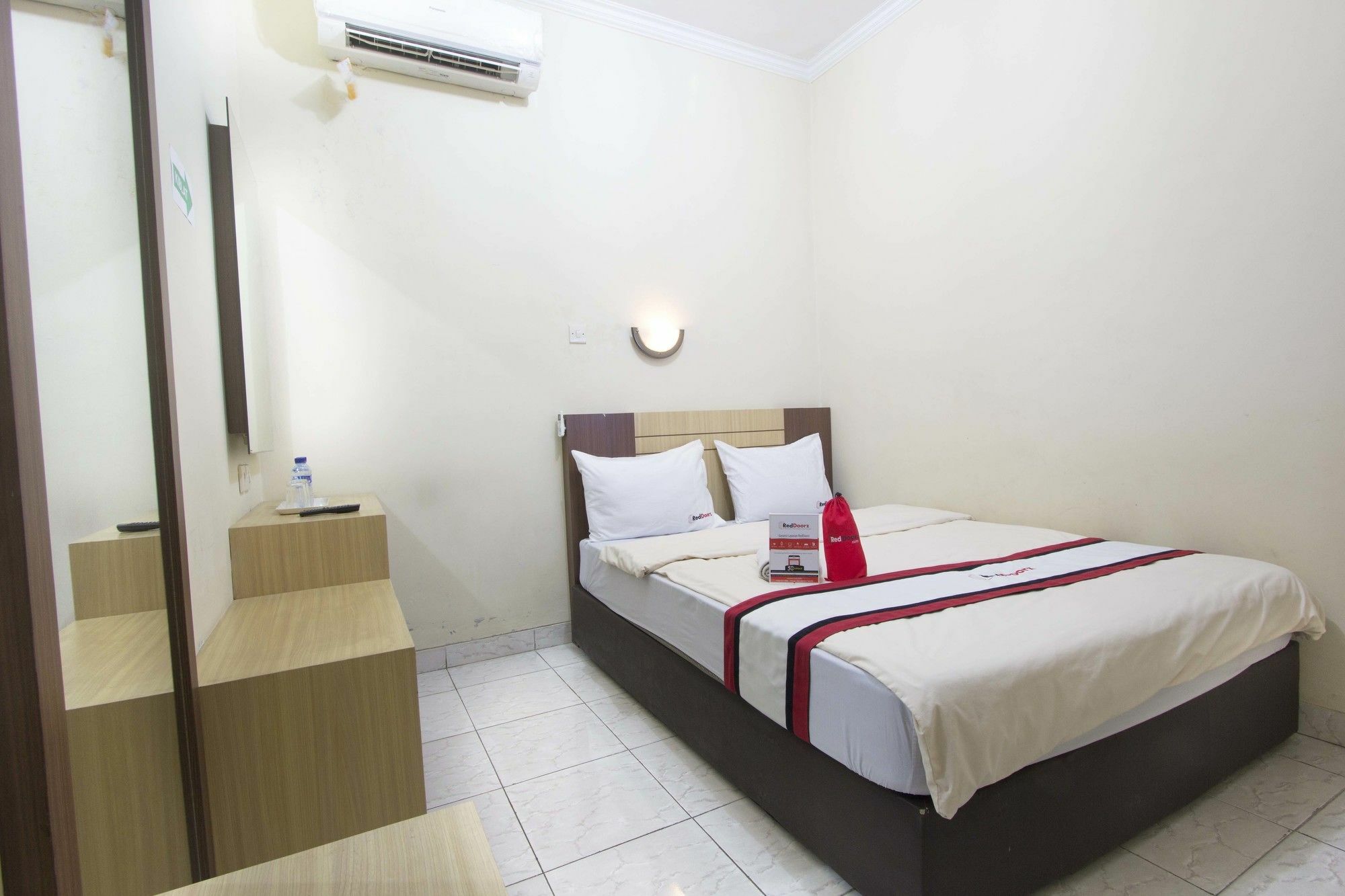 Reddoorz Plus Near Stadion Mandala Krida Джокякарта Екстериор снимка